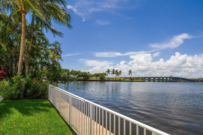 Building Photo - 2860 S Ocean Blvd