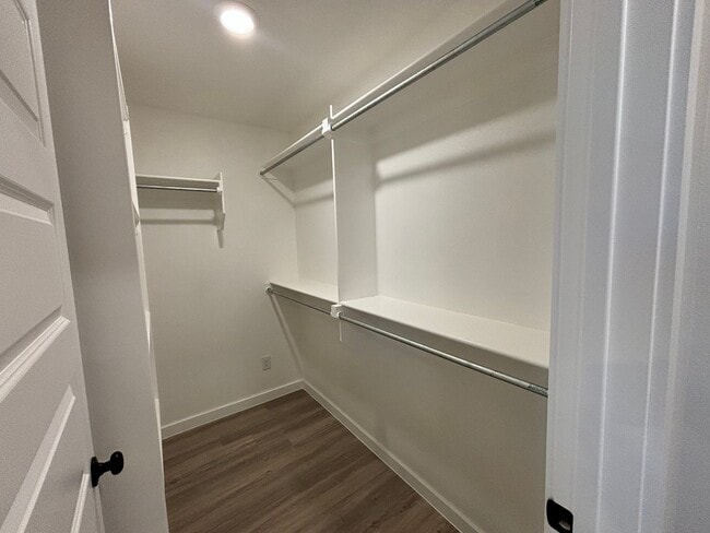 Building Photo - 3-Bedroom Home with Stylish Upgrades in Be...