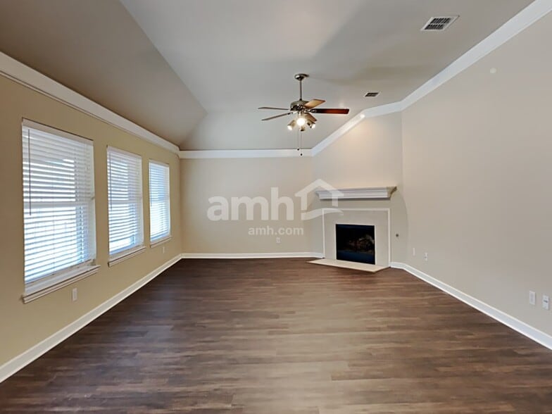 Building Photo - 206 Rock Meadow Trail