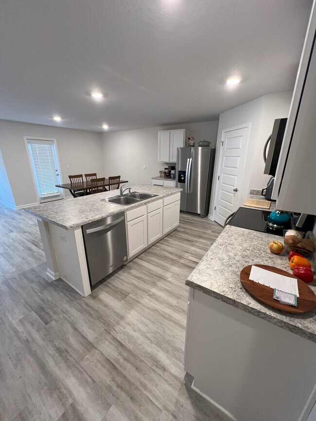 Building Photo - 4396 Winged Elm Ct