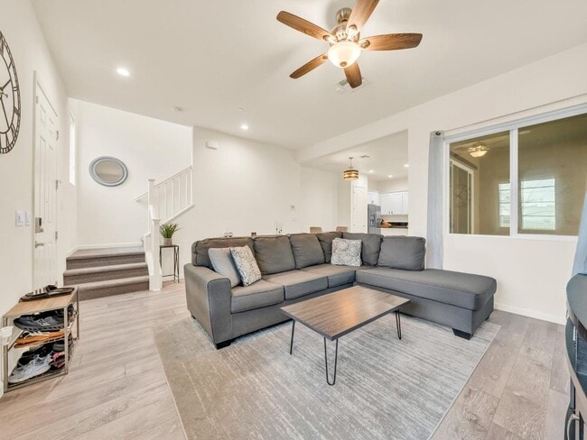 Building Photo - Beautiful 2019 Built 3 bedrooms 2.5 bath!