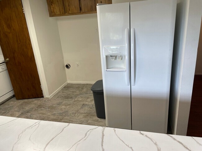 Building Photo - 400 Banana Cay Dr