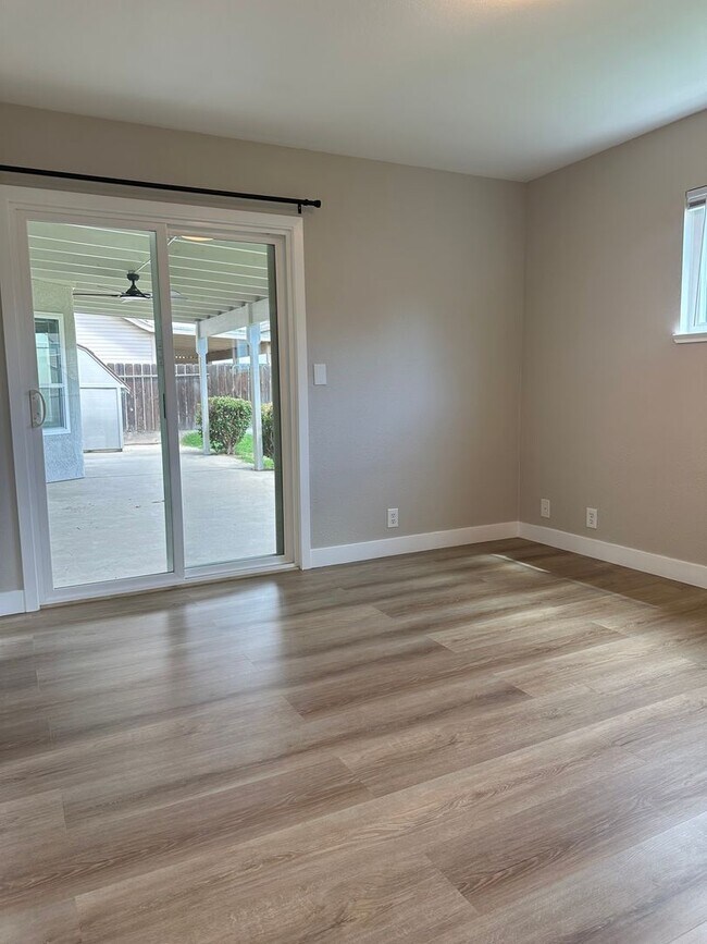 Building Photo - 2 WEEKS FREE RENT February Special - Beautiful newly remodeled home in Turlock