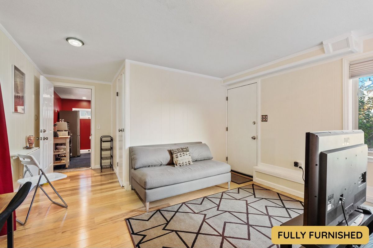Building Photo - 453 Dimm St