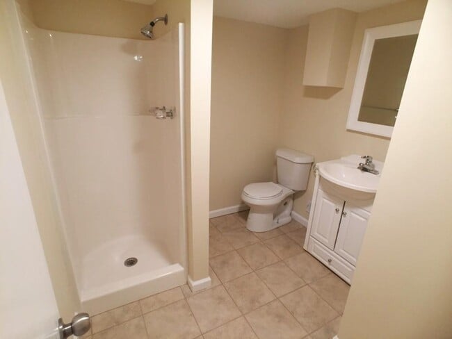 Building Photo - 5040 Woodland Dr NW