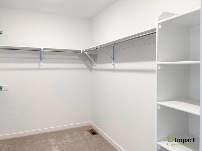 Building Photo - 10228 Vaughn St