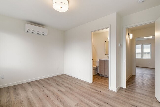 Interior Photo - 304-308 Cedar St