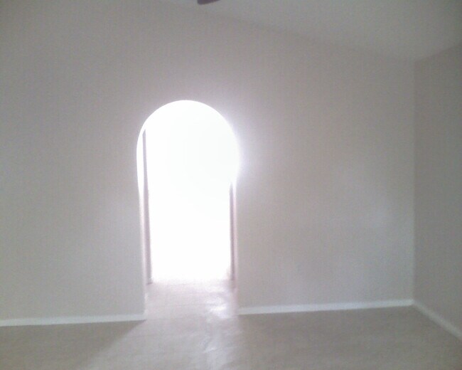 Building Photo - 1745 W Marshall Lake Dr