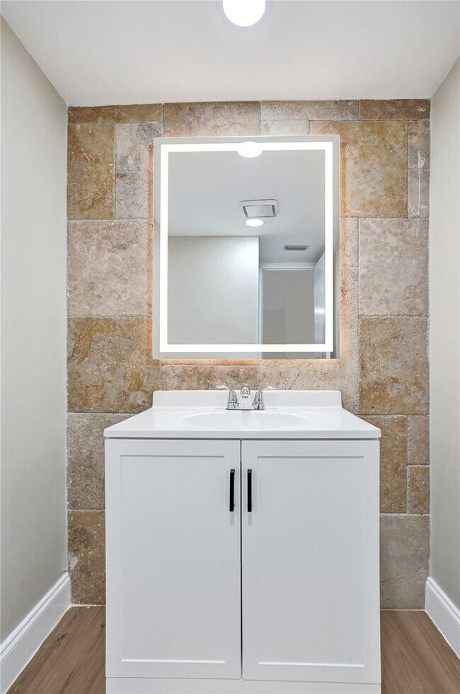 Building Photo - 4872 NW 95th Ave