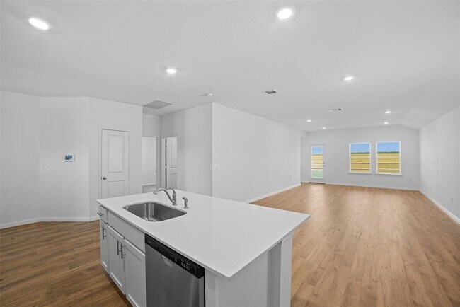 Building Photo - 445 Mustang Dr