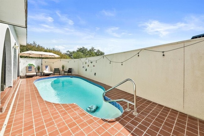 Building Photo - 409 Seawind St