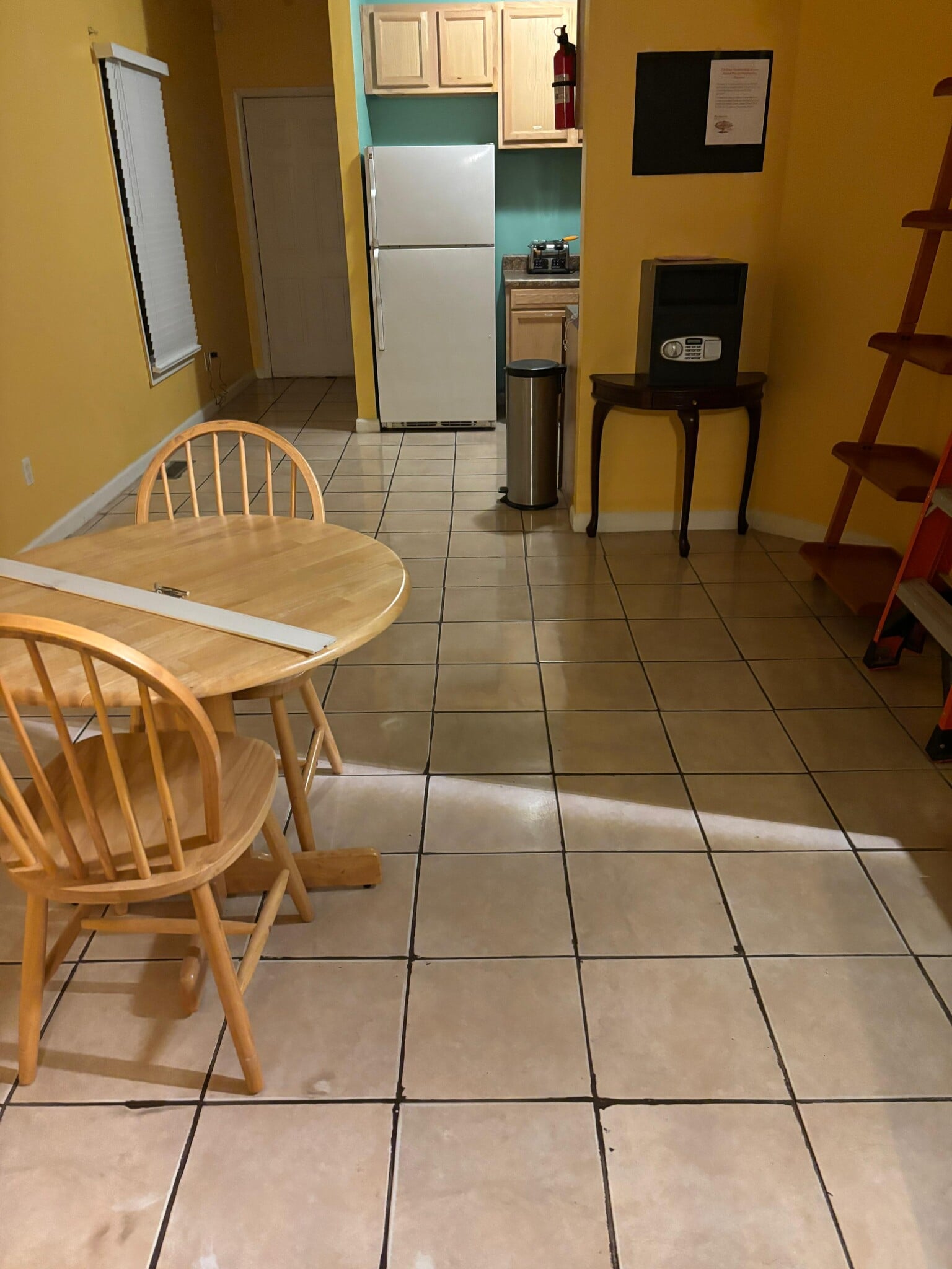 Dining area - 751 Brookline St SW