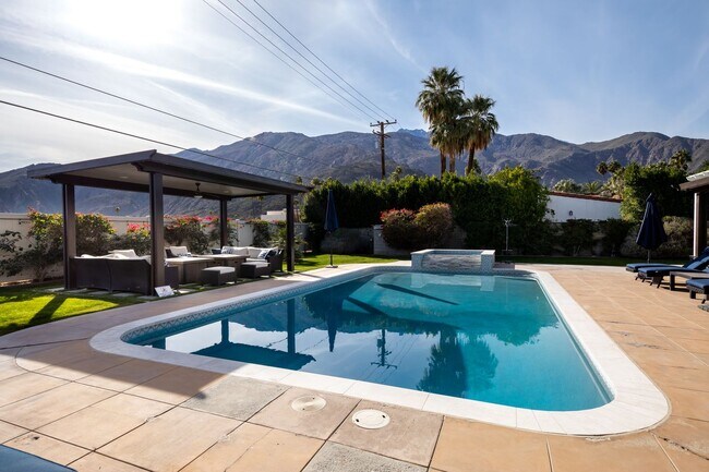 Building Photo - Movie Colony Oasis - Peaceful, Walk to Dow...
