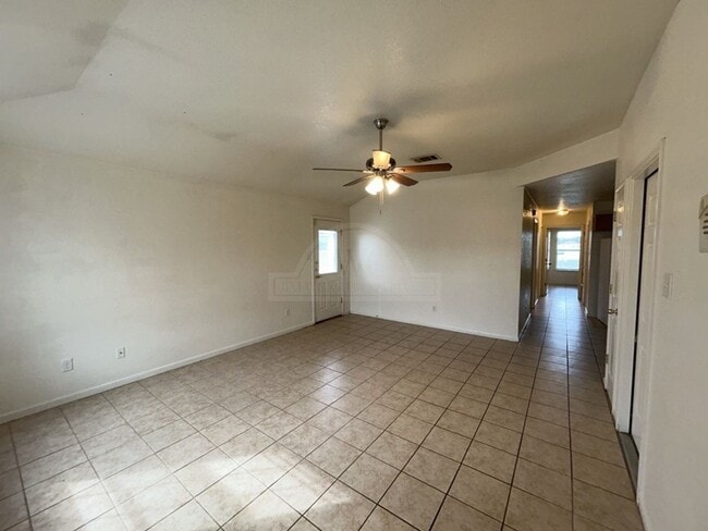 Building Photo - 105 Castellon Ct