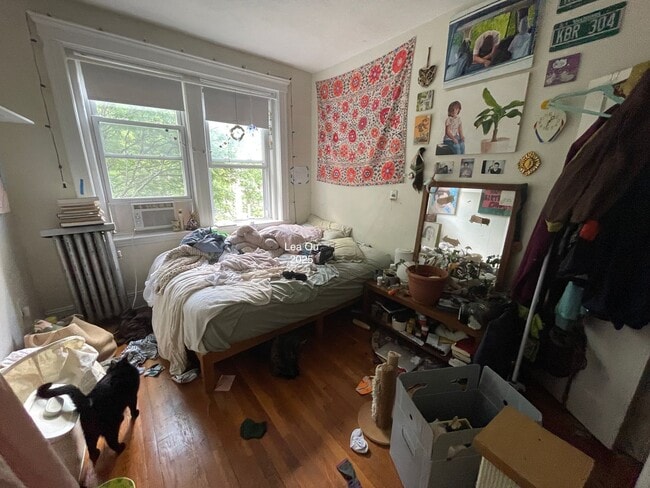Building Photo - NO BROKER FEE 9/1 Sweet 2bed split in Brig...