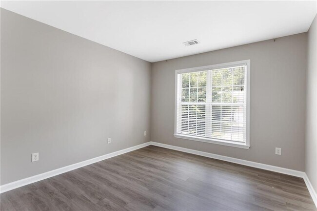 Building Photo - 6250 Whirlaway Dr