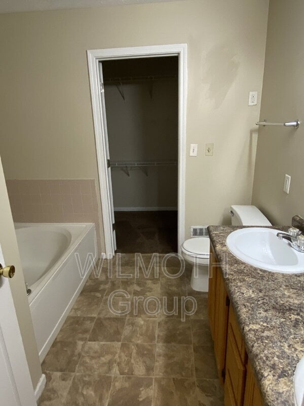 Building Photo - 2265 Valley Creek E Ln