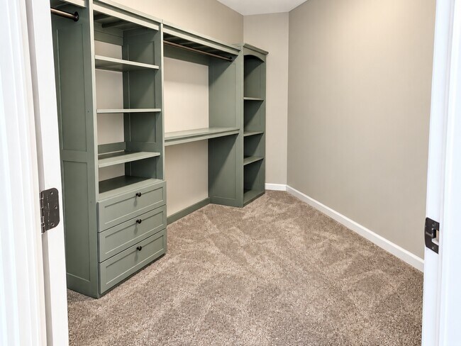 Building Photo - 1266 Coachman Way