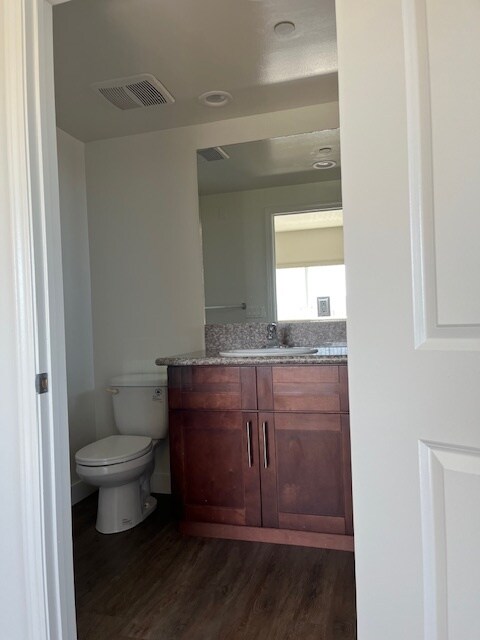 Building Photo - 6900 Laurel Canyon Blvd