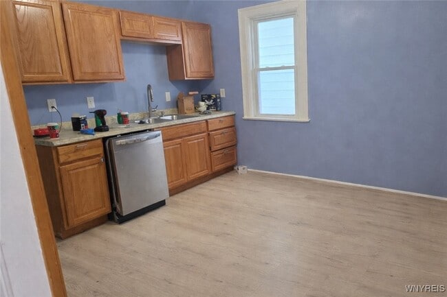 Building Photo - 1000 West Ave