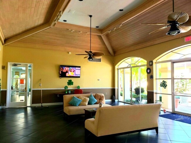 Building Photo - 13206 Glenmoor Dr