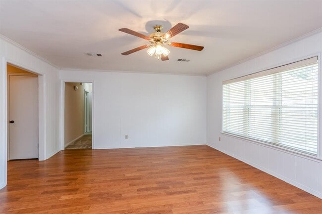 Building Photo - 8215 Wimbledon Ln