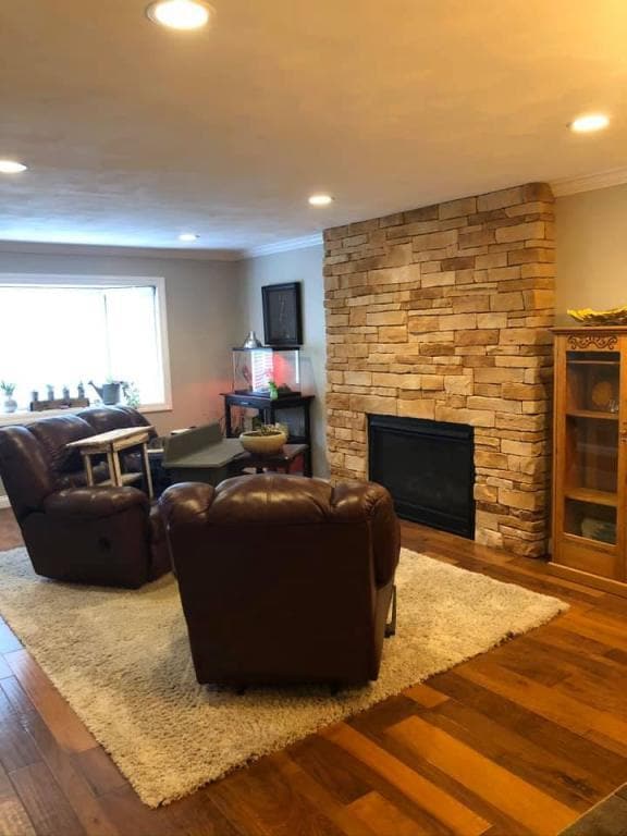 Building Photo - 1325 E Monroe St