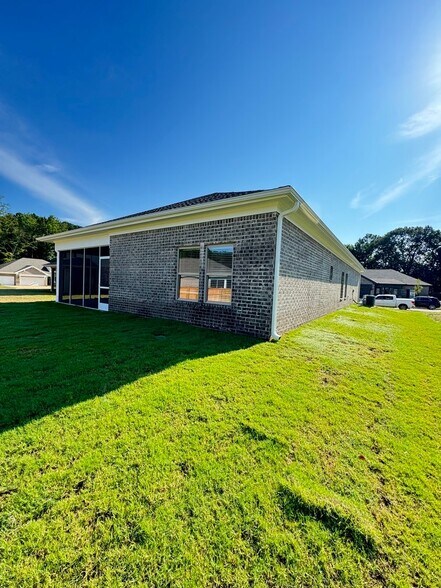 Building Photo - 139 Clift Crk Dr