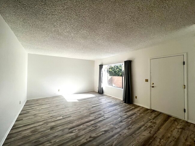 Building Photo - 2024 S Birdie Cir
