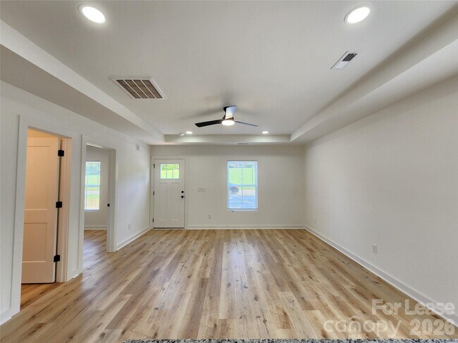 Building Photo - 310 Pope St