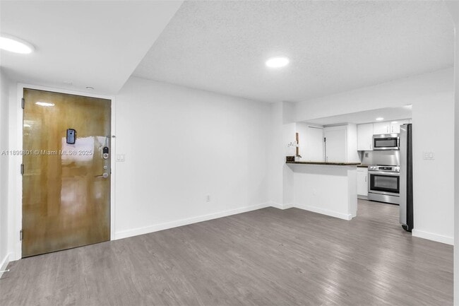 Building Photo - 2333 Brickell Ave
