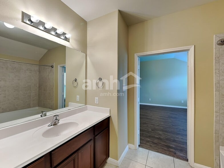 Building Photo - 6241 Obsidian Creek Dr
