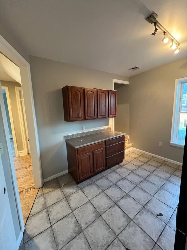 Building Photo - 4216 W Penn Ave