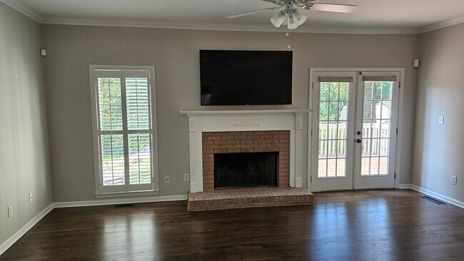Building Photo - 1680 Heritage Dr