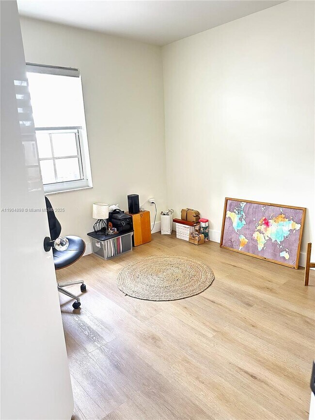 Building Photo - 14305 SW 57th Ln