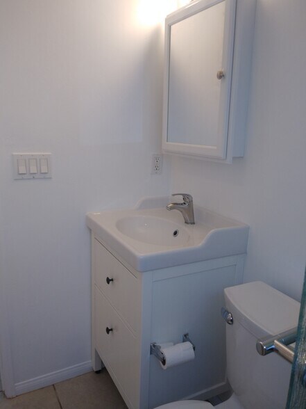 Building Photo - 775 Neptune Ave