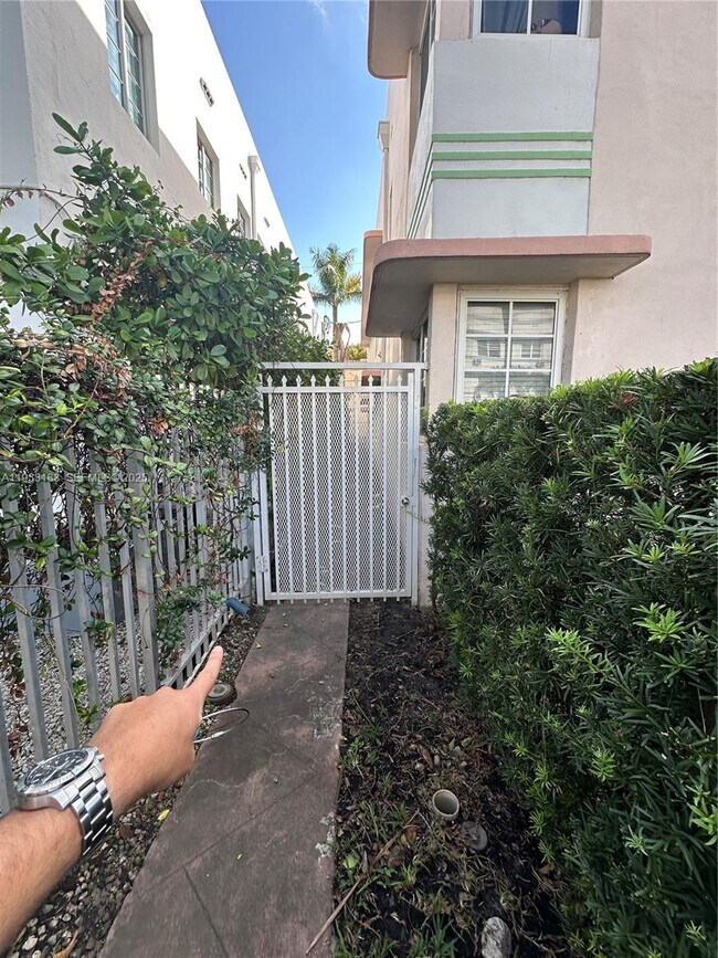 Building Photo - 540 15th St