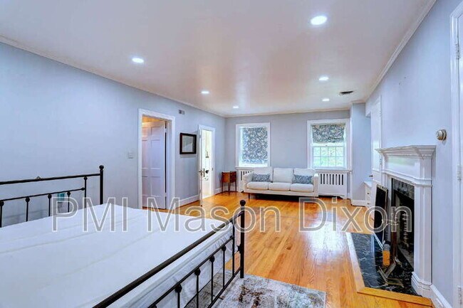 Building Photo - 5304 Springlake Way