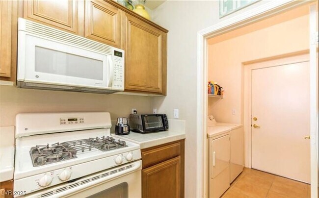 Building Photo - 7127 S Durango Dr