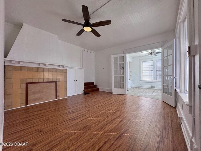 Building Photo - 436 N Grandview Ave