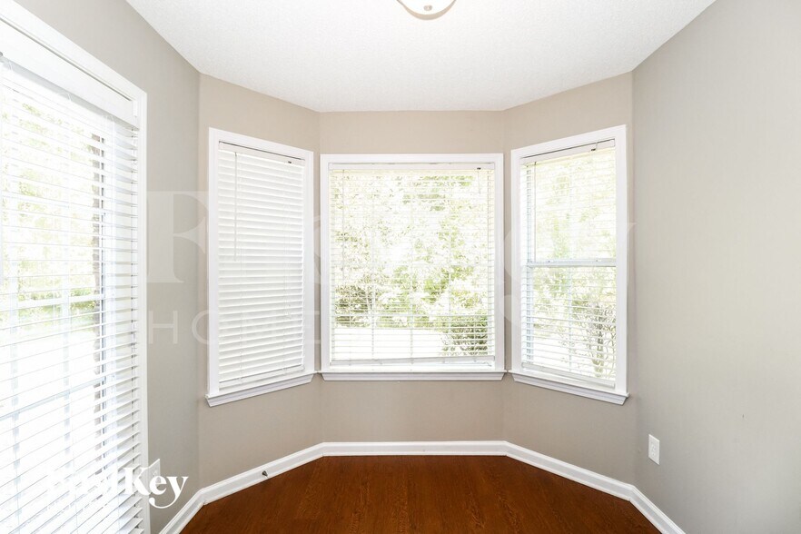 Building Photo - 1390 Beaver Trail Dr