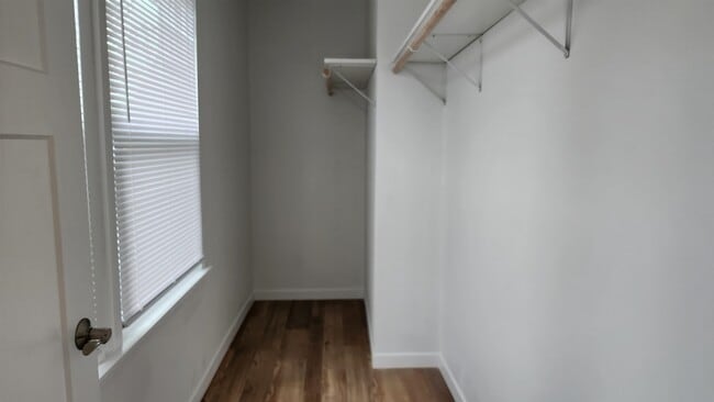 Building Photo - 908 E Gorham St