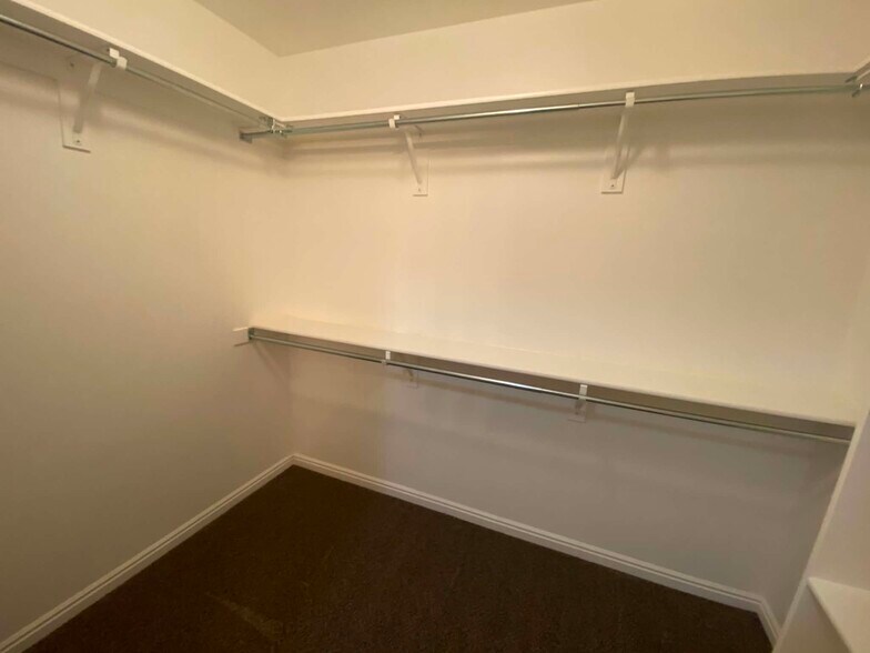 Building Photo - 7066 S Thorndale Way
