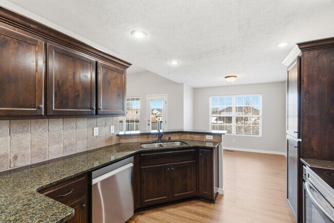 Building Photo - 205 E Lapis St