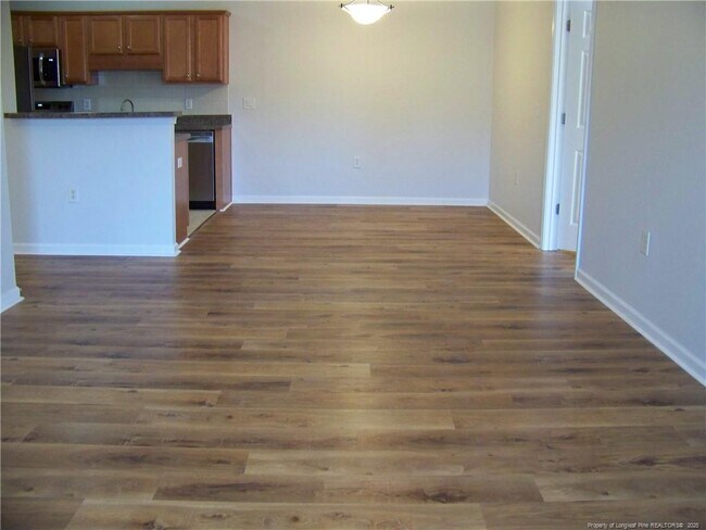 Building Photo - 616 Marshtree Ln