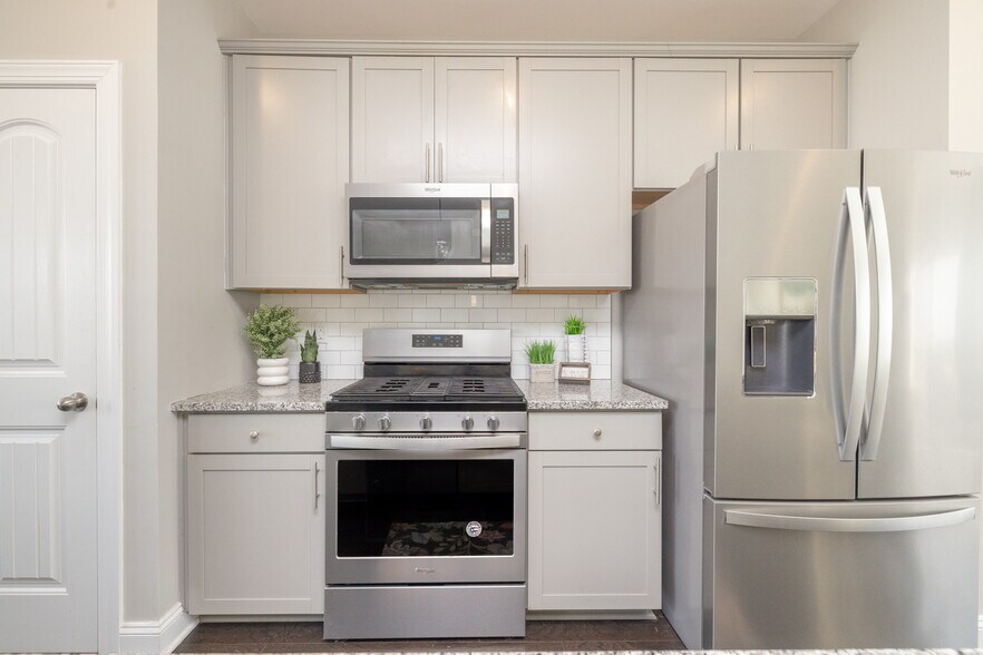 Building Photo - 6418 Cassia Loop