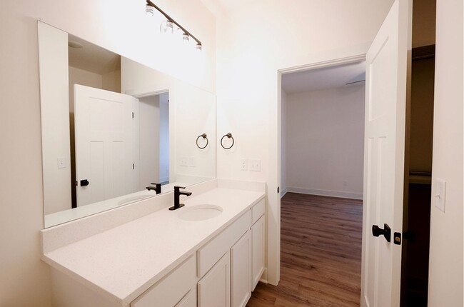 Building Photo - 507 Briarbrook Ln