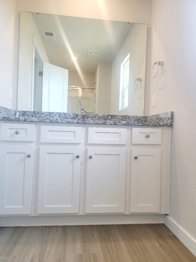 Building Photo - 1031 Peaceful Fawn Dr