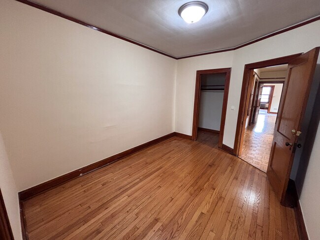 Building Photo - 3354 S Lituanica Ave