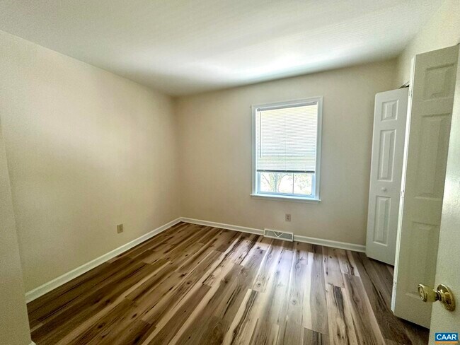 Building Photo - 3159 Saddlebrook Ln